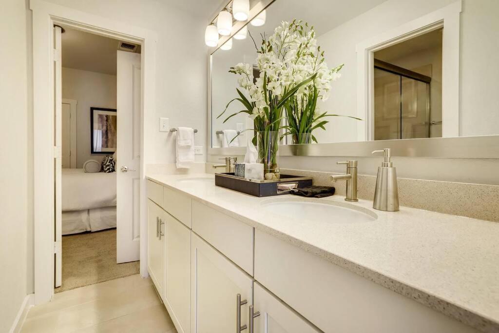 Gorgeous 4 Bed Home On St Mary'S - Minutes To Riverwalk/Pearl ซานอันโตนิโอ ภายนอก รูปภาพ