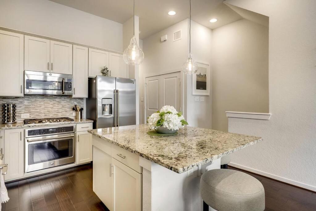 Gorgeous 4 Bed Home On St Mary'S - Minutes To Riverwalk/Pearl ซานอันโตนิโอ ภายนอก รูปภาพ