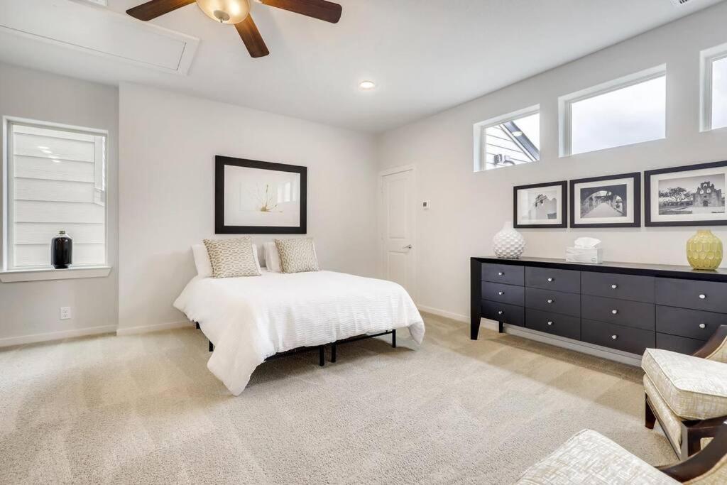 Gorgeous 4 Bed Home On St Mary'S - Minutes To Riverwalk/Pearl ซานอันโตนิโอ ภายนอก รูปภาพ